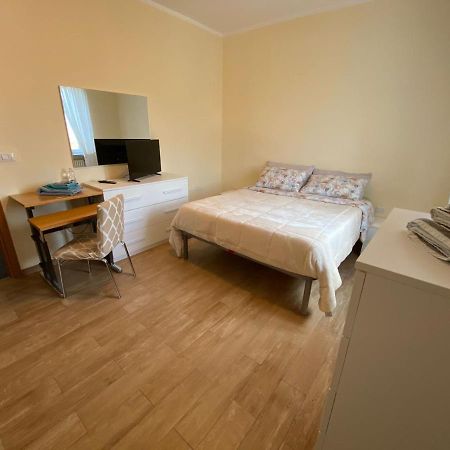 De Candia House Apartment Rescaldina Exterior foto